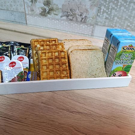 Akacfa Holiday Apartments Budapest Ngoại thất bức ảnh